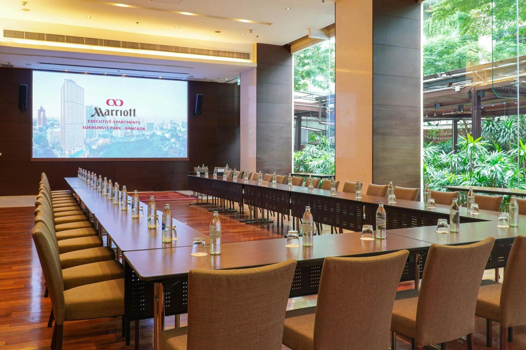 Marriott Executive Apartments - Sukhumvit Park, Бангкок Экстерьер фото